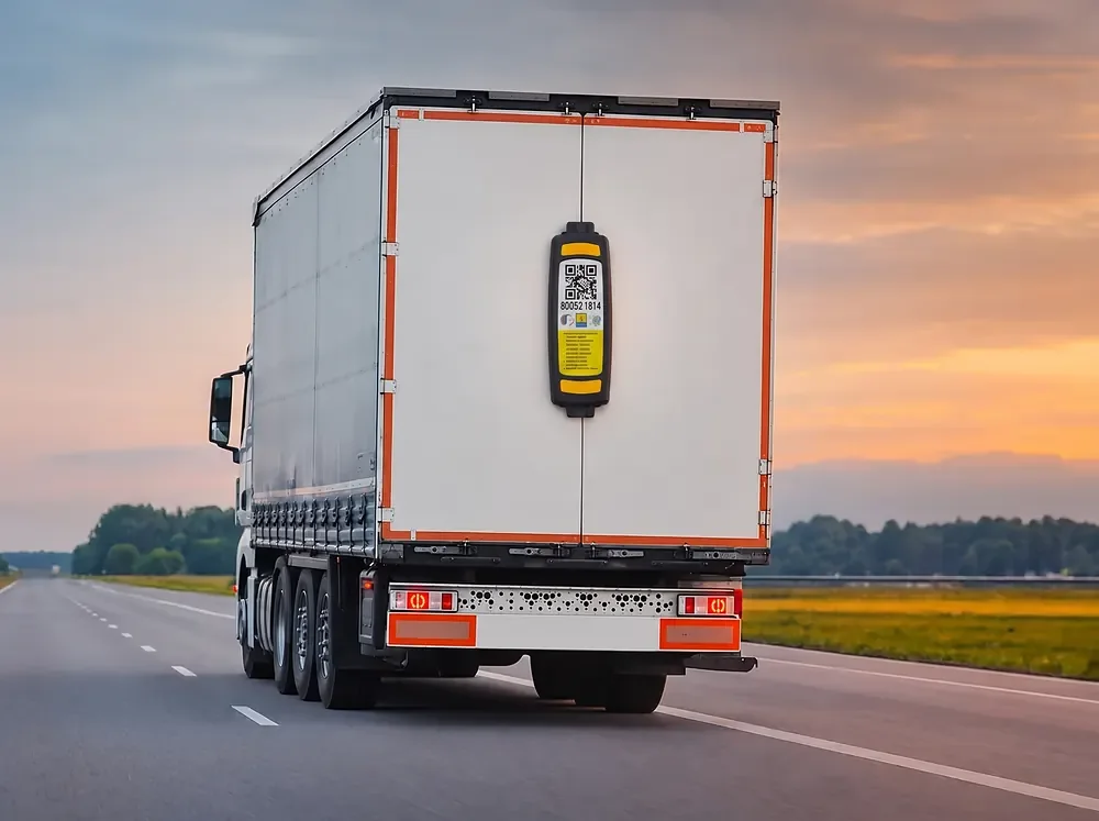 Cargo Tracking logo